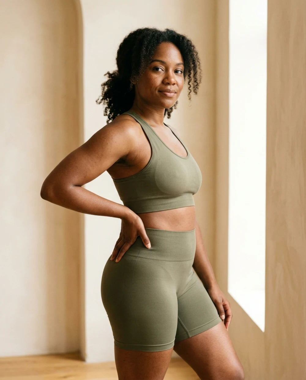 The Contrast Seamless Set