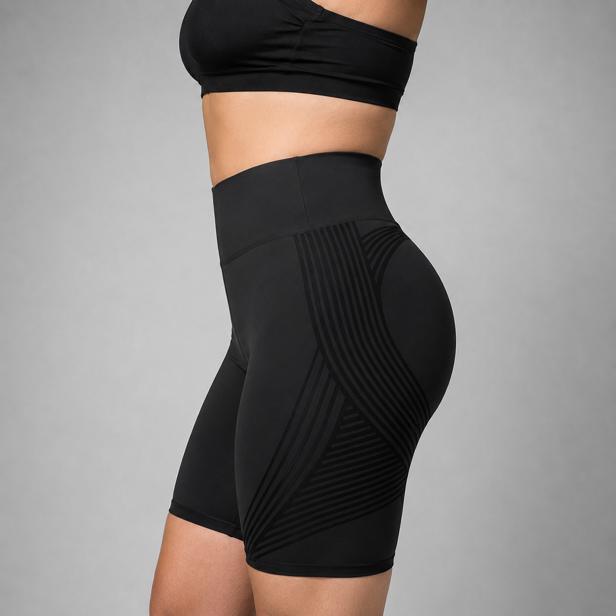 With Sculvi high-waist short